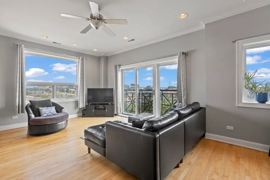 2521 W Congress Parkway #4, Chicago, IL 60612 - #3
