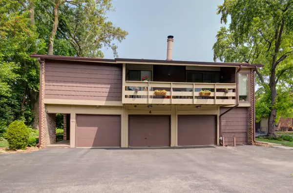 4 W Millstone Court #A, Palos Hills, IL 60465
