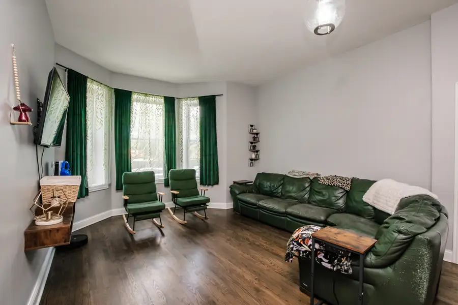 735 E 50th Street #2, Chicago, IL 60615 - #3