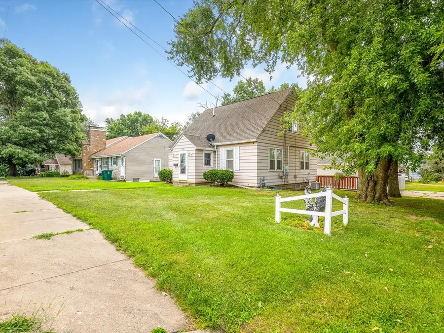 300 E 4th Street, Rock Falls, IL 61071 - #2