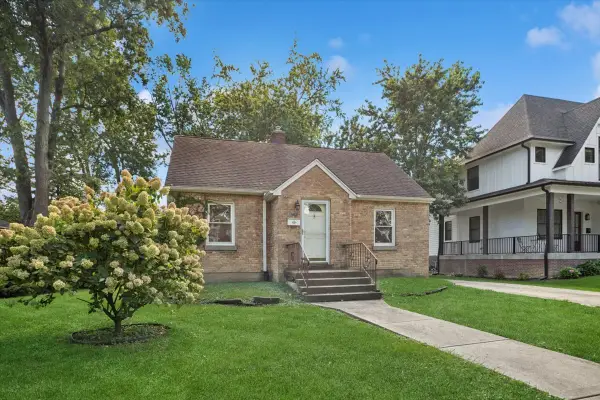 657 E Prairie Avenue, Des Plaines, IL 60016