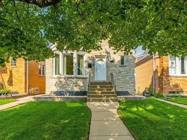 3238 N Nottingham Avenue, Chicago, IL 60634