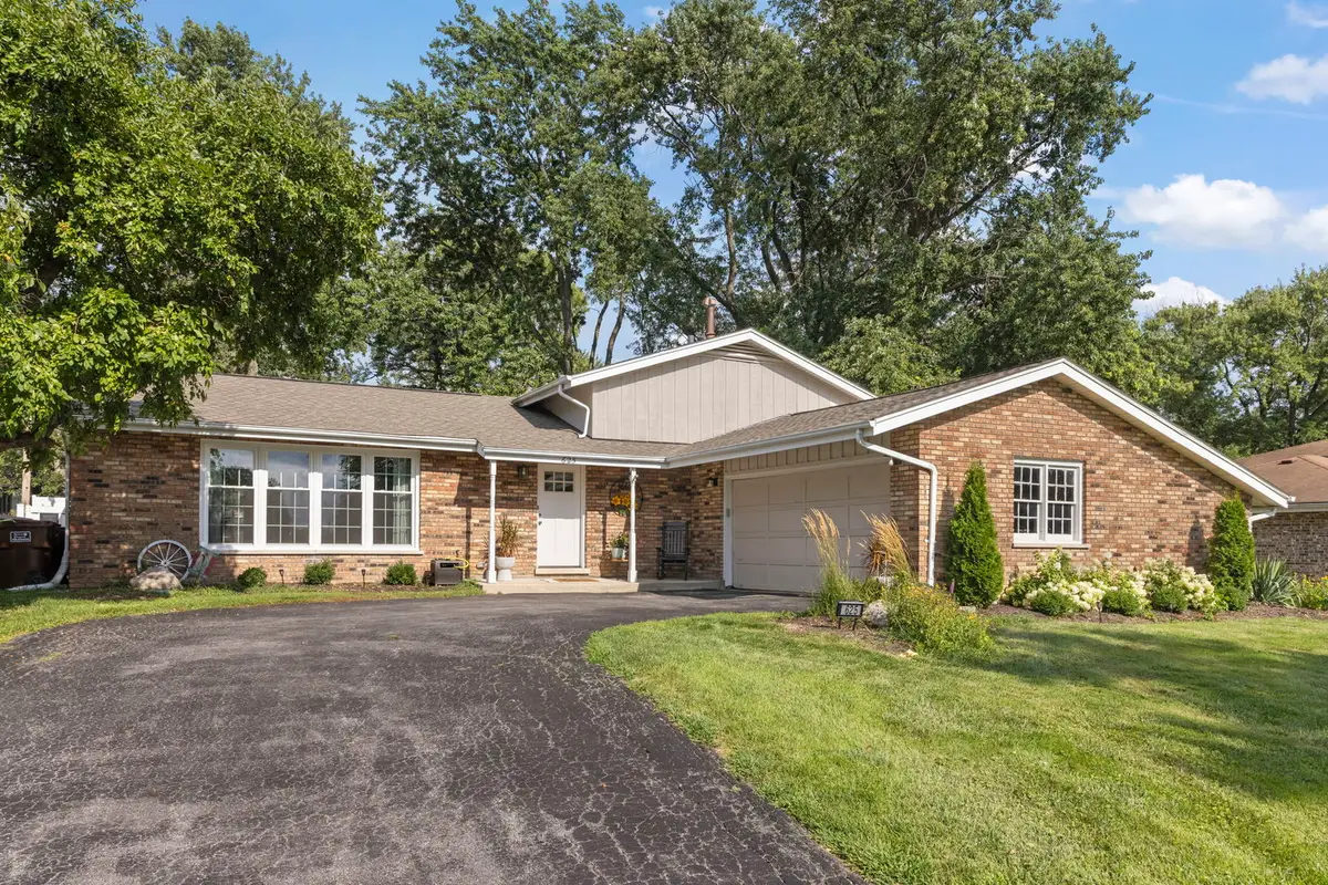 625 N Locust Street, Frankfort, IL 60423 - #1