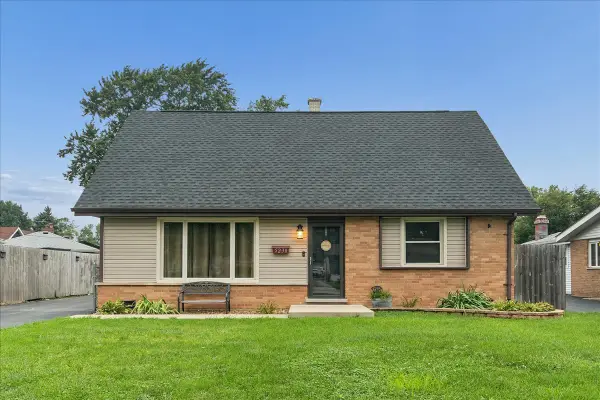 5230 Pleasant Lane, Crestwood, IL 60418