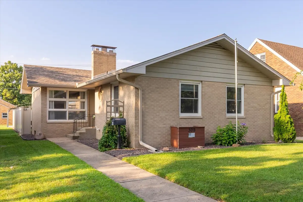 309 W 2nd Street, Oglesby, IL 61348 - #1