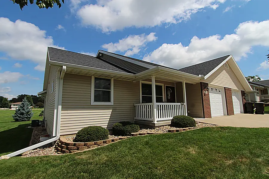 1109 6th Avenue, Fulton, IL 61252 - #2