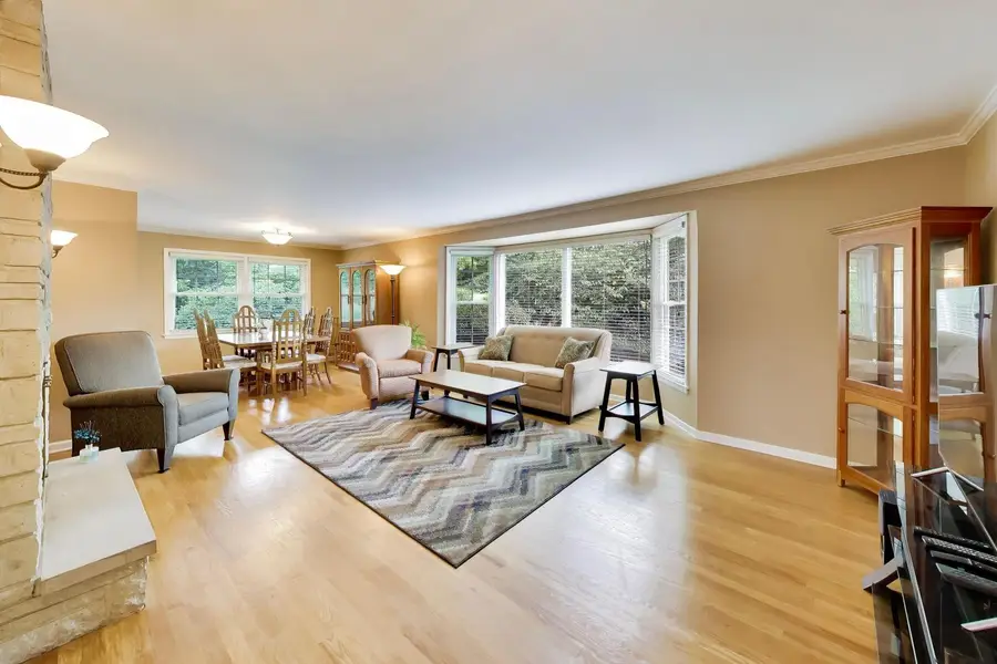 206 W Hiawatha Trail, Mount Prospect, IL 60056 - #3