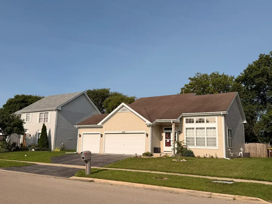 2000 Oakbrook Drive, Belvidere, IL 61008 - #2
