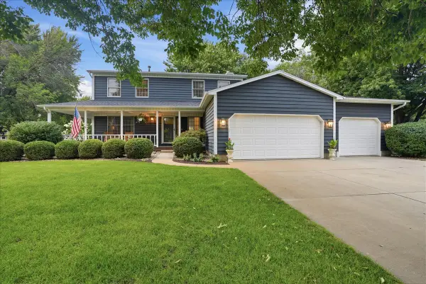 15 Fox Creek Road, Towanda, IL 61776