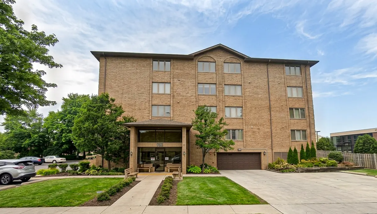 9510 S Kolmar Avenue #212, Oak Lawn, IL 60453 - #1