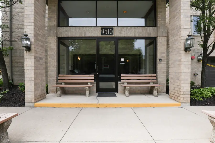 9510 S Kolmar Avenue #408, Oak Lawn, IL 60453 - #2