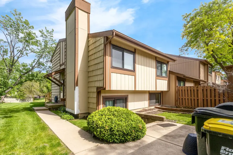 563 N Woodfield Trail, Roselle, IL 60172 - #3