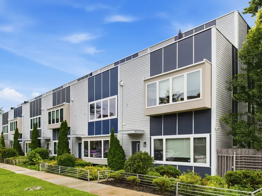 3573 W Wabansia Avenue, Chicago, IL 60647 - #2