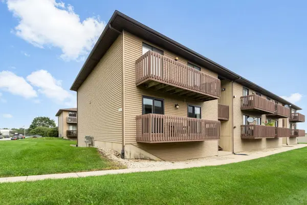 695 Dean Drive #G, South Elgin, IL 60177
