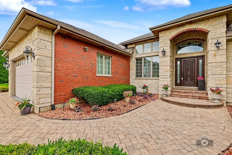 16609 Sterling Drive, Lemont, IL 60439 - #3