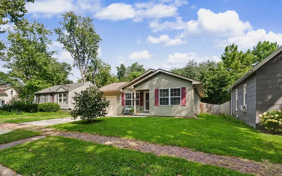 908 E Oregon Street, Urbana, IL 61801 - #2