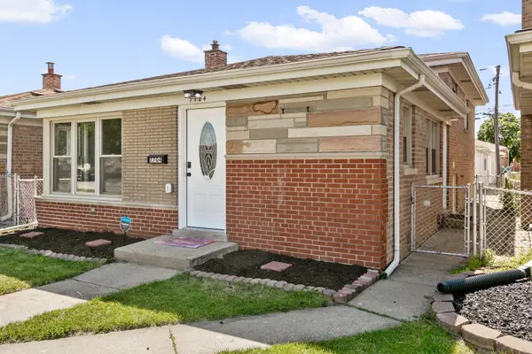 7704 Mcvicker Avenue, Burbank, IL 60459
