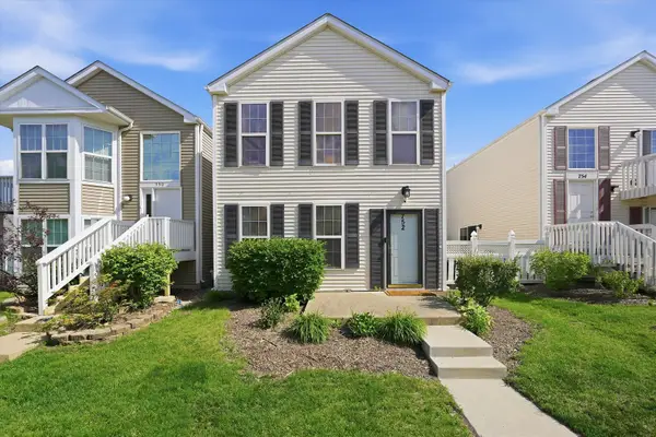 752 Four Seasons Boulevard #752, Aurora, IL 60504
