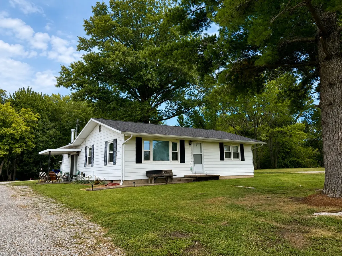 8364 Stuyvesant Street, Benton, IL 62812 - #1