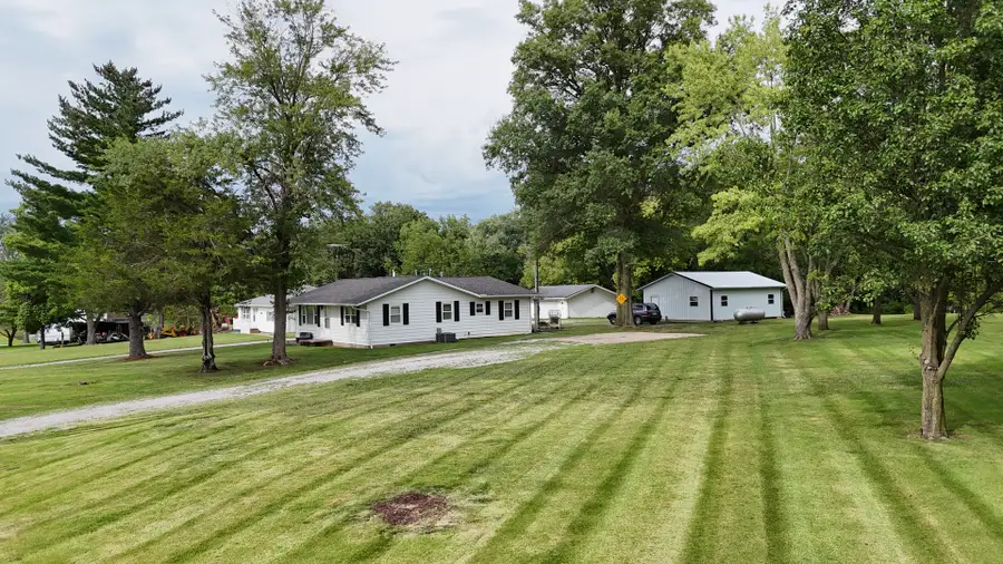8364 Stuyvesant Street, Benton, IL 62812 - #3