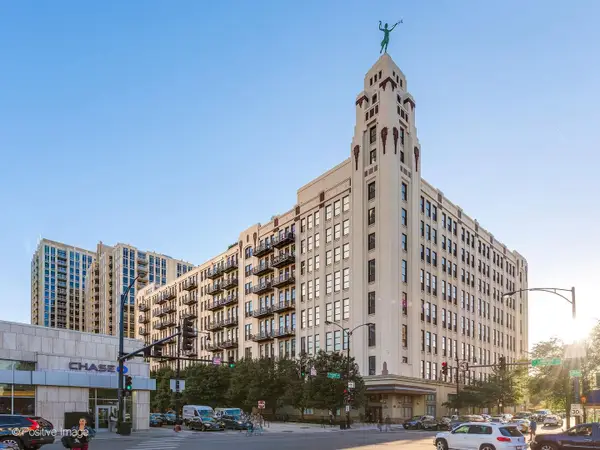 758 N Larrabee Street #220, Chicago, IL 60610