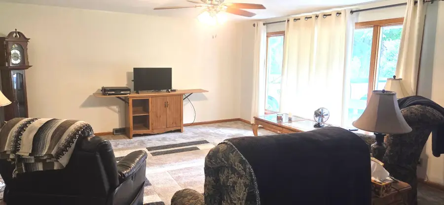 319 Cedar Street, Hoopeston, IL 60942 - #3