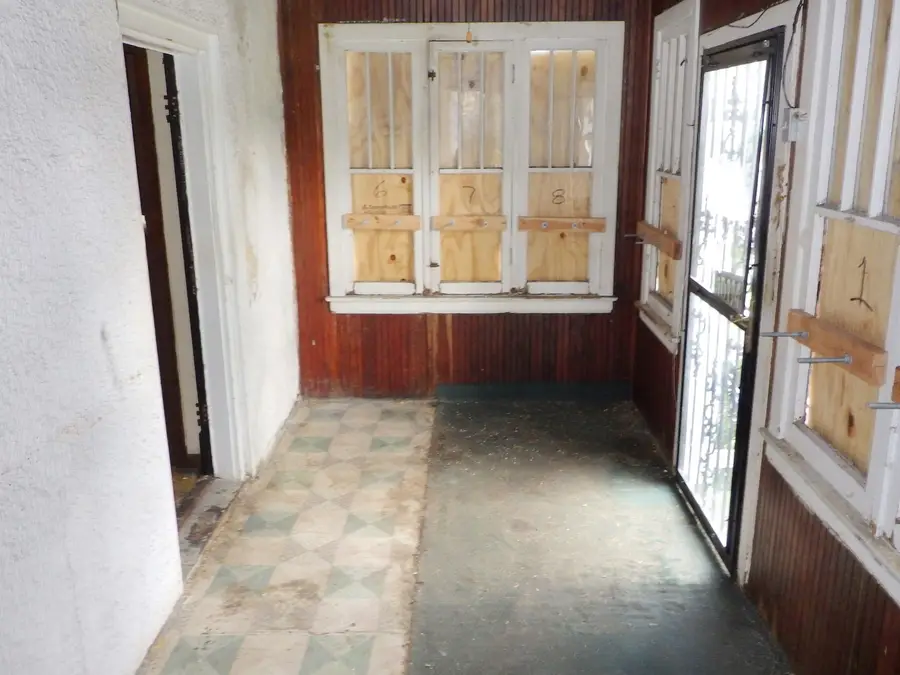 10114 S Winston Avenue, Chicago, IL 60643 - #3