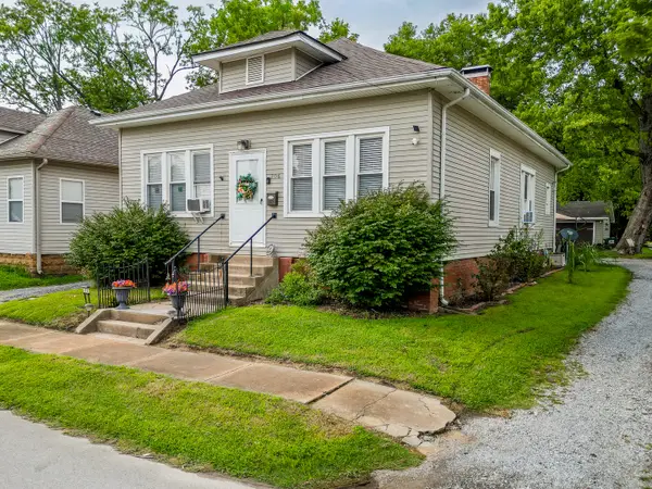 206 W White Street, Marion, IL 62959