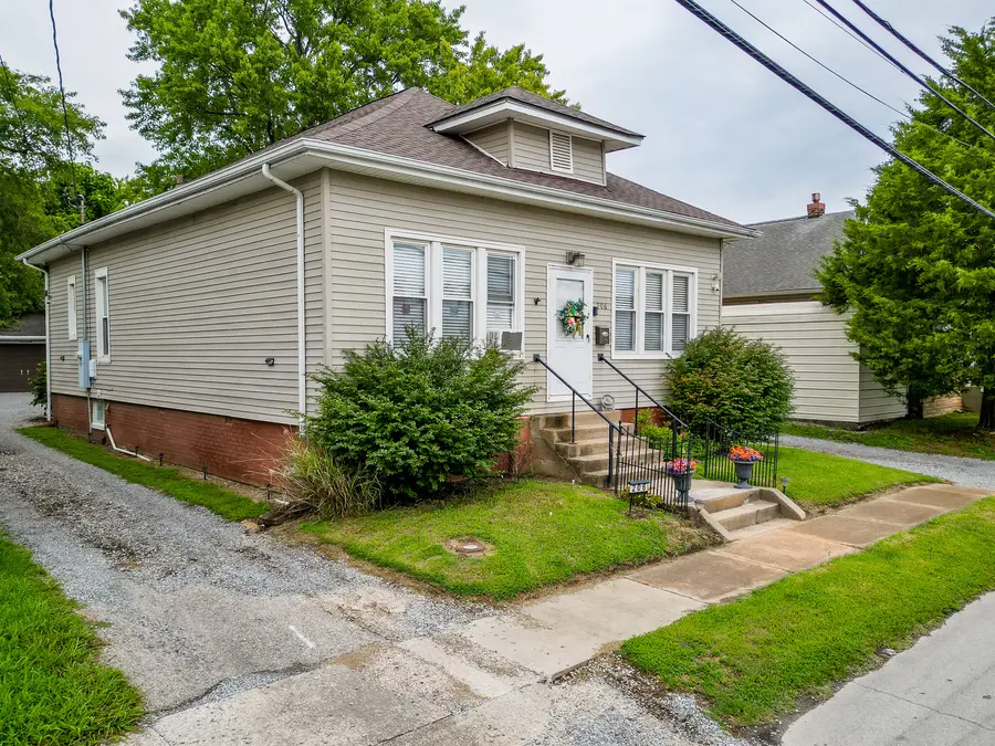 206 W White Street, Marion, IL 62959 - #2