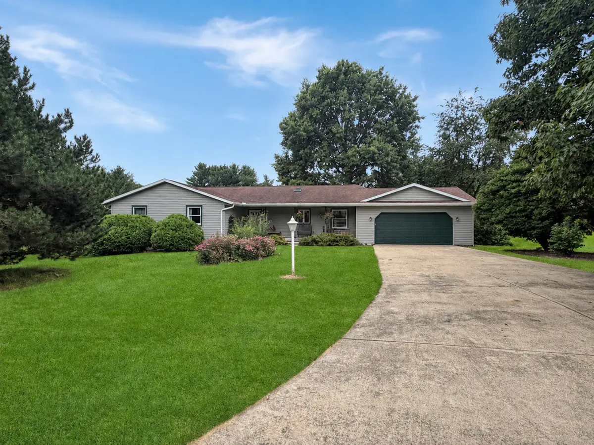 705 Chelsea Court, Freeport, IL 61032 - #1