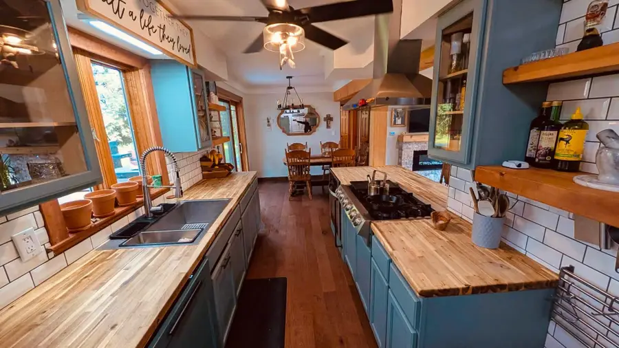10381 Montague Road, Winnebago, IL 61088 - #3