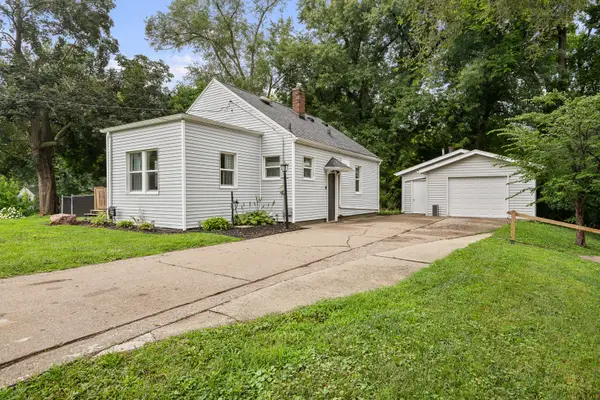 2548 Hawley Street, Bettendorf, IA 52722