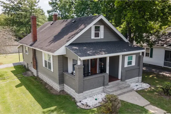 200 S 8th Street, Herrin, IL 62948