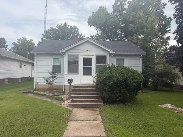 1933 Wall Street, Murphysboro, IL 62966