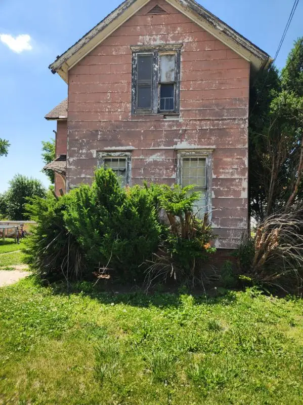 106 Lincoln Street, Galesburg, IL 61401 - #2