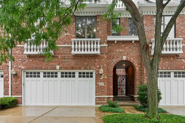 343 Arbor Glen Boulevard, Schaumburg, IL 60195