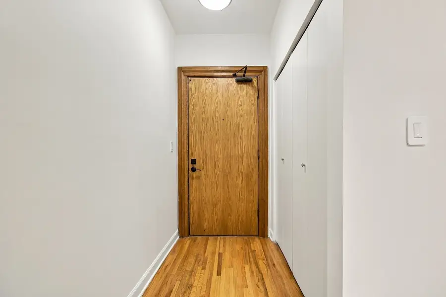 550 W Surf Street #117, Chicago, IL 60657 - #2