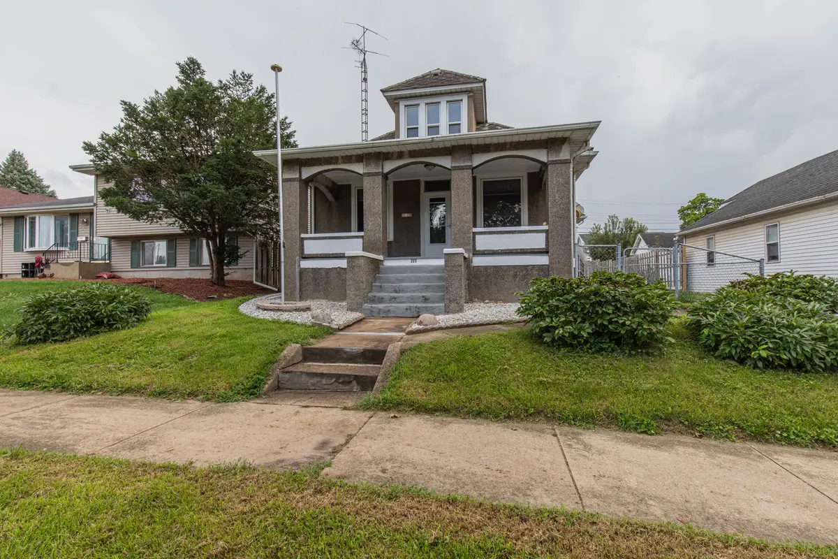 209 W Dakota Street, Spring Valley, IL 61362 - #1