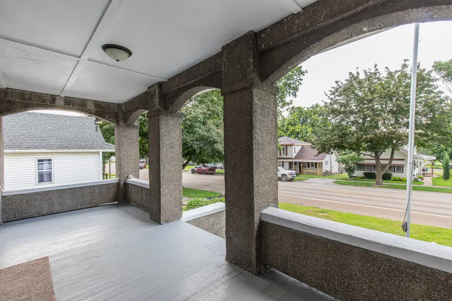 209 W Dakota Street, Spring Valley, IL 61362 - #2