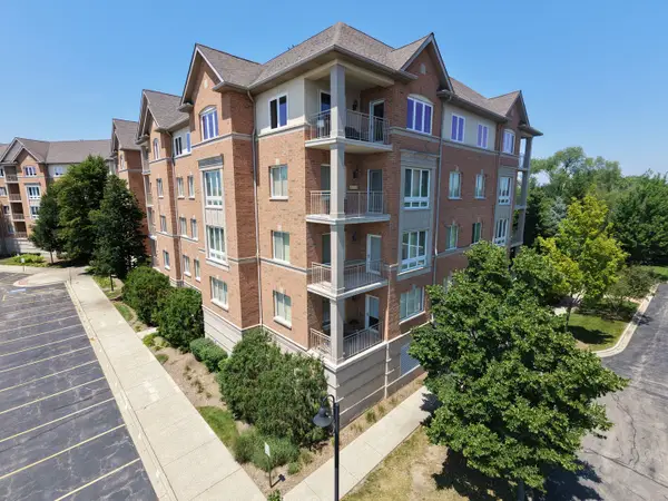 125 N Buffalo Grove Road #213, Buffalo Grove, IL 60089