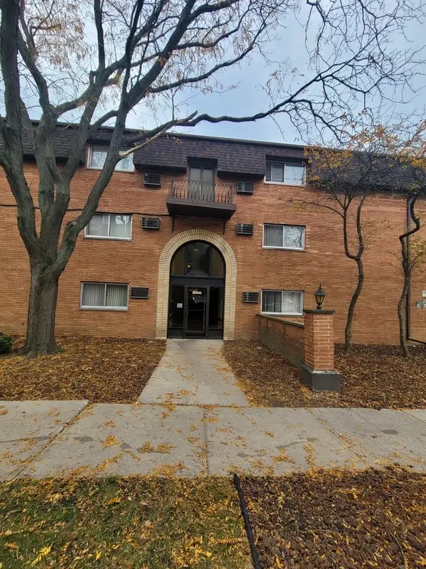 18555 Hickory Court #18, Lansing, IL 60438