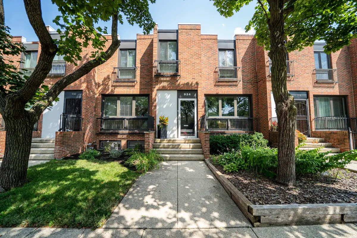 934 E 55th Street, Chicago, IL 60615 - #1