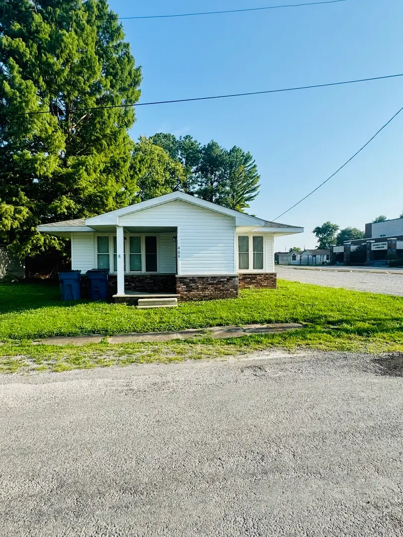 404 W 9th Street, Christopher, IL 62822 - #1