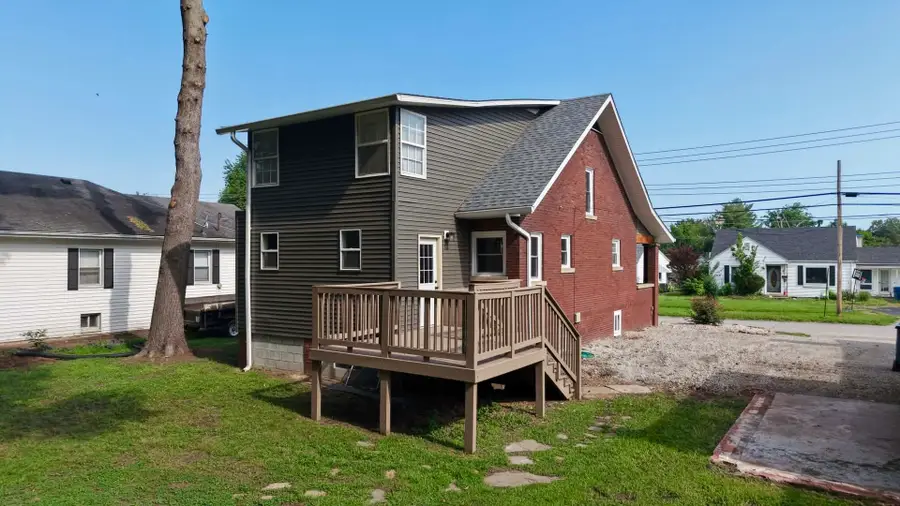 404 W Church Street, Benton, IL 62812 - #3