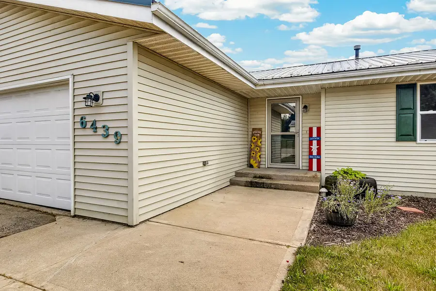 6439 Prairie Flower, Roscoe, IL 61073 - #3
