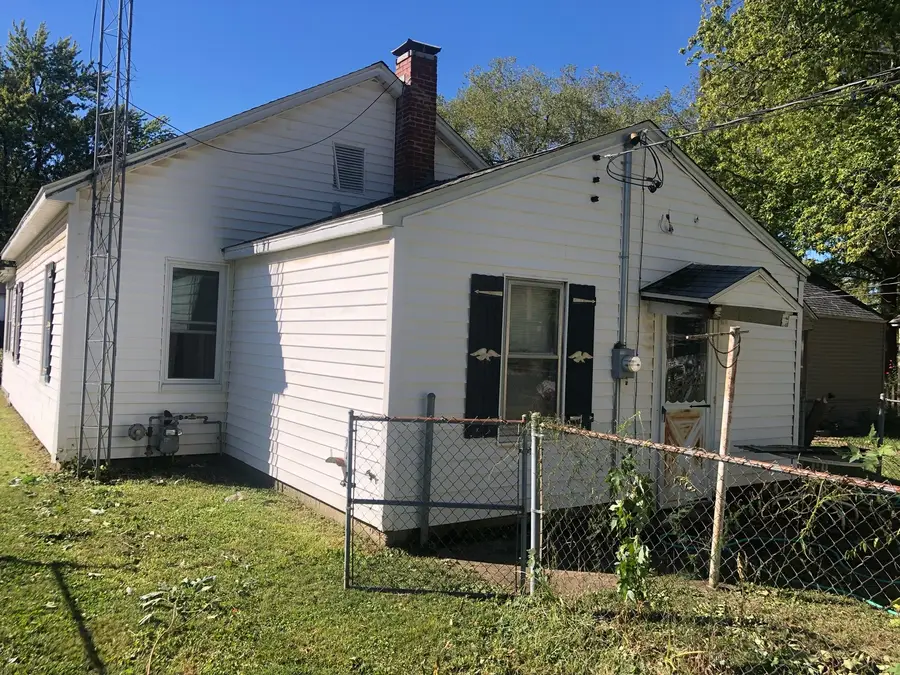 708 E 11th Street, Centralia, IL 62801 - #2