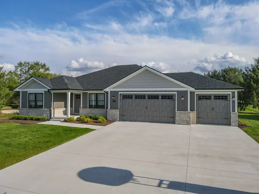 3172 Sun Valley Drive, Kankakee, IL 60901 - #2