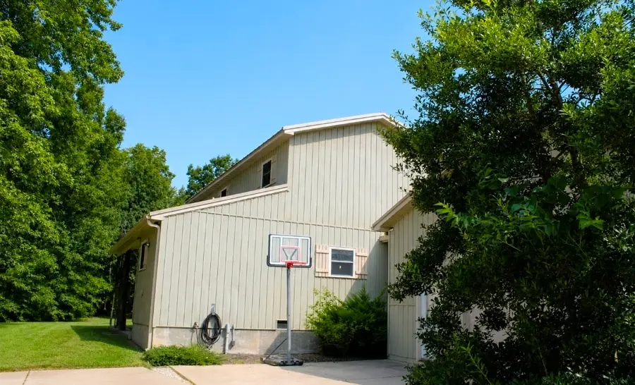 8622 N Cherryville Lane, Mount Vernon, IL 62864 - #3