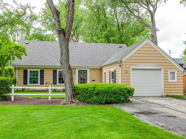 214 Washington Circle, Lake Forest, IL 60045
