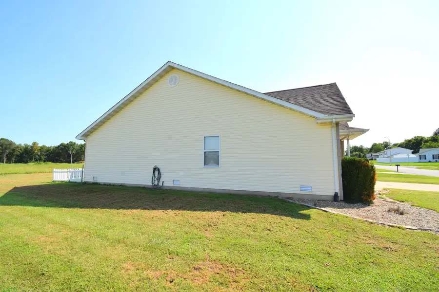 4304 Woodglen Lane, Mount Vernon, IL 62864 - #2
